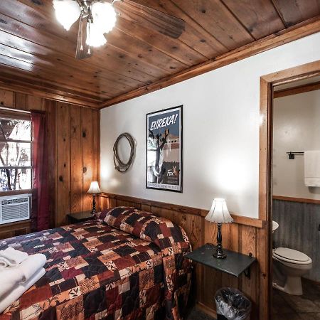 Apache Village Cabinette 11, Queen Bed, Midtown, Sleeps 2 Рюидозо Екстериор снимка