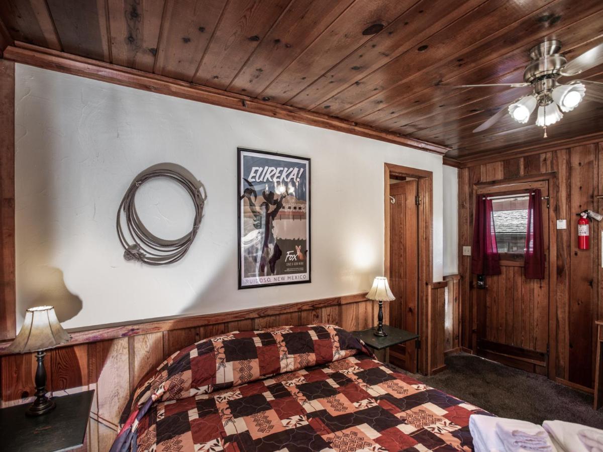 Apache Village Cabinette 11, Queen Bed, Midtown, Sleeps 2 Рюидозо Екстериор снимка
